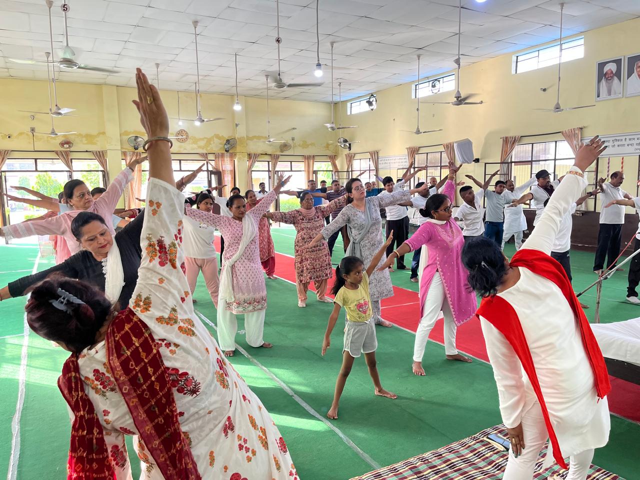 निरोगी तन, निर्मल मन और जागृत आत्मा” — योग दिवस पर निरंकारी मिशन का प्रेरक अभियान